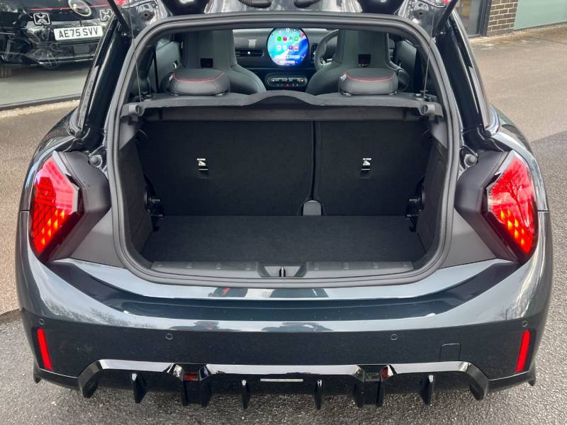 MINI Cooper   Registered:2024(24)