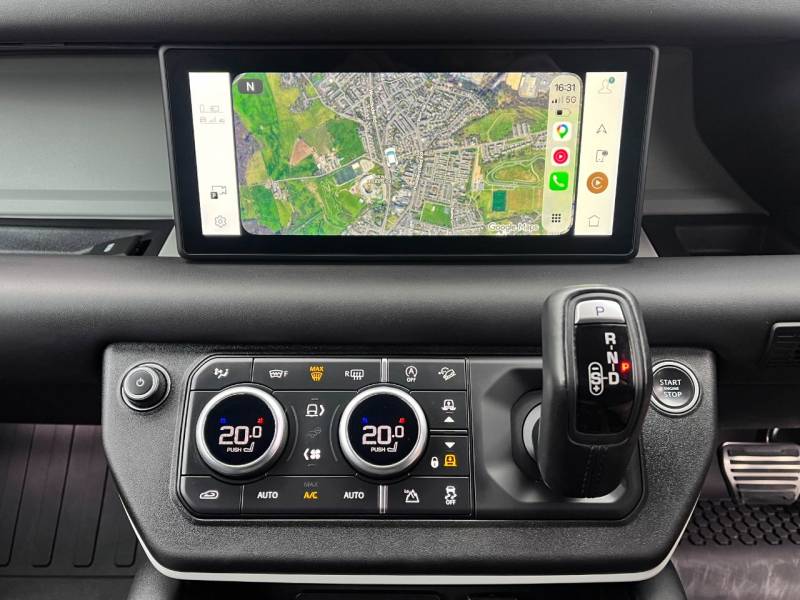 Land Rover Defender 110   Registered:2021(21)