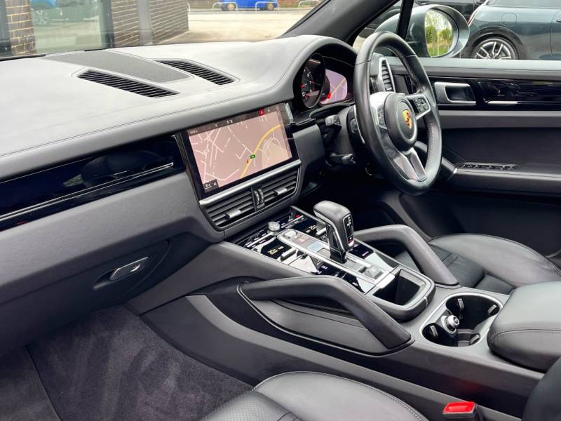 Porsche Cayenne   Registered:2021(21)