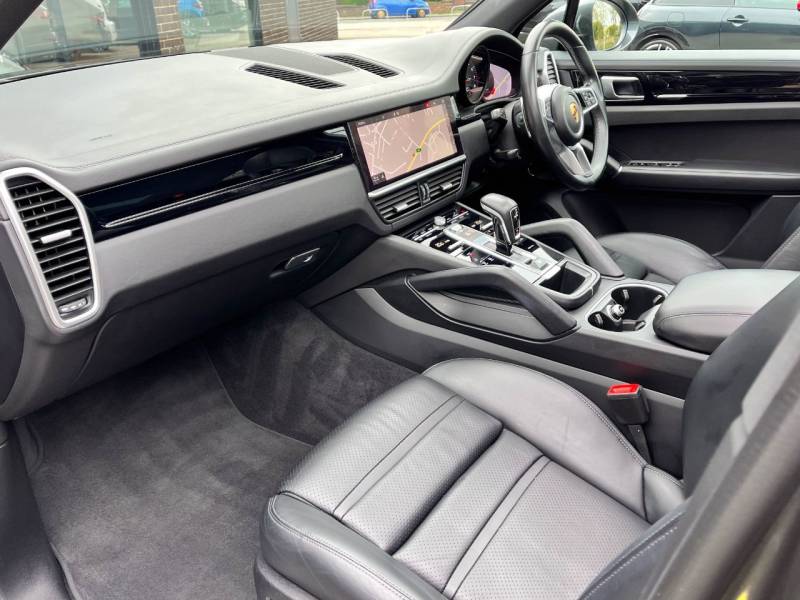 Porsche Cayenne   Registered:2021(21)