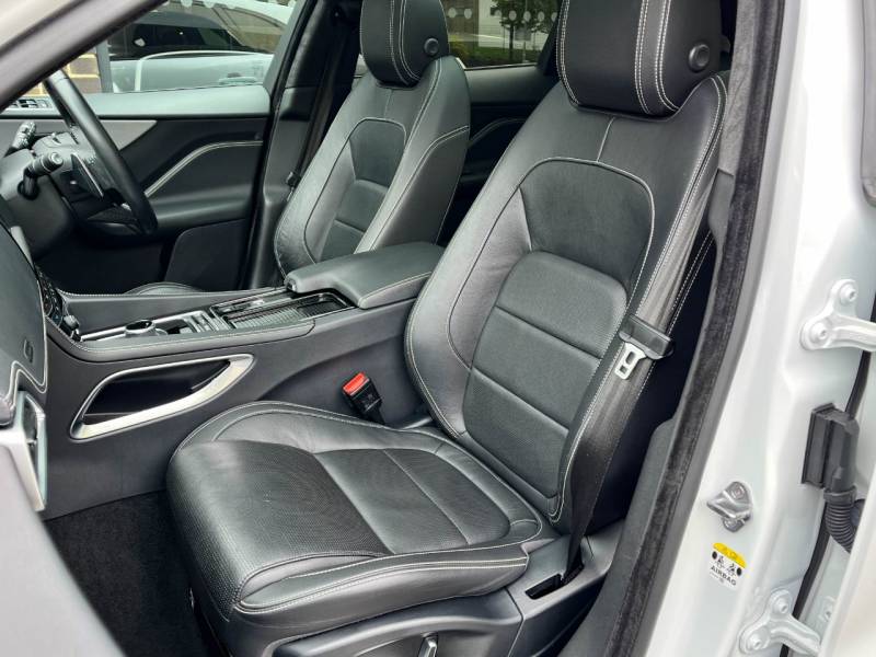 Jaguar F Pace   Registered:2019(19)