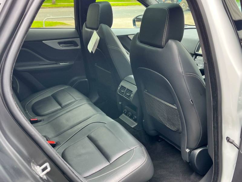 Jaguar F Pace   Registered:2019(19)