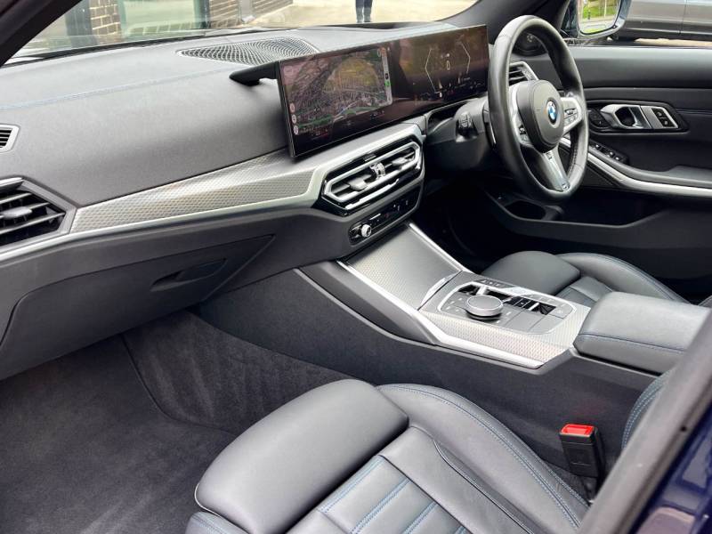 BMW 3 Series   Registered:2023(72)