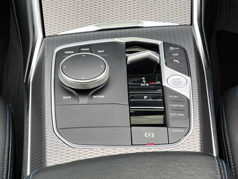 BMW 3 Series   Registered:2023(72)