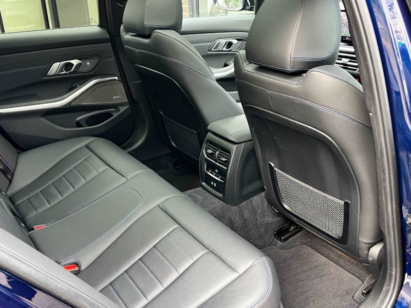 BMW 3 Series   Registered:2023(72)
