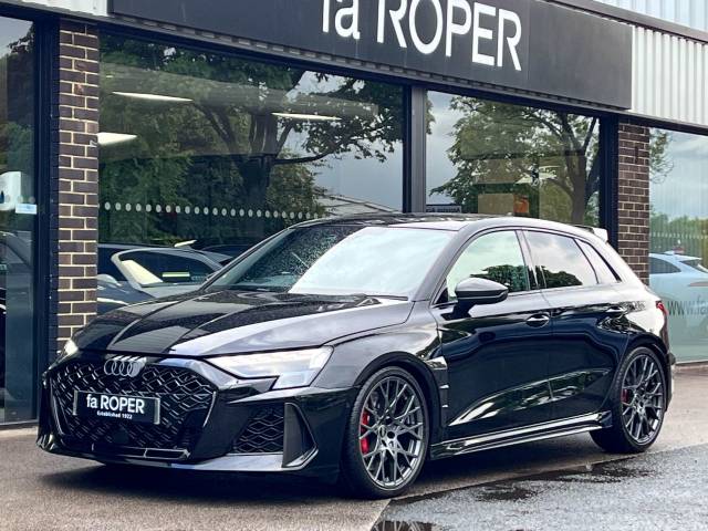 Audi RS3 2.5 TFSI Carbon Vorsprung quattro Sportback S tronic 400ps Hatchback Petrol Mythos Black Metallic