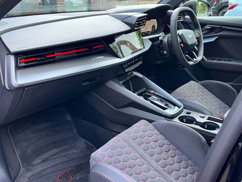 Audi RS3   Registered:2025(25)