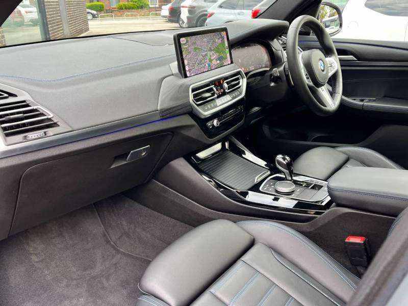 BMW X3   Registered:2022(72)