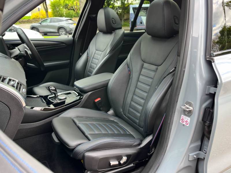 BMW X3   Registered:2022(72)