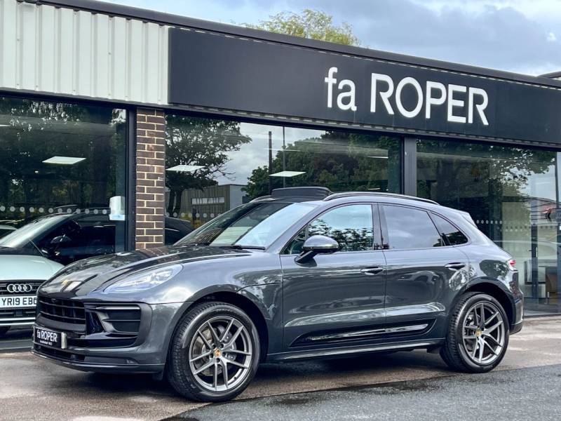 Porsche Macan   Registered:2024(24)