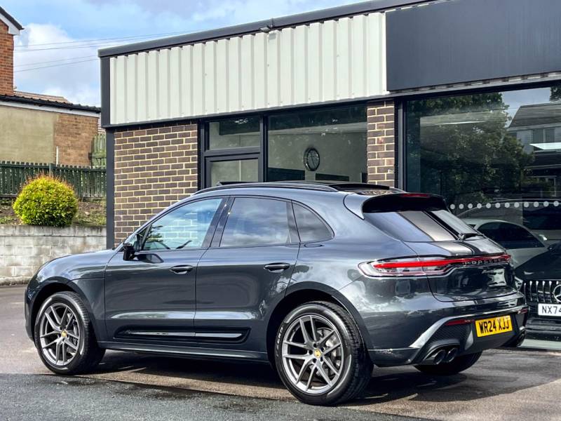 Porsche Macan   Registered:2024(24)