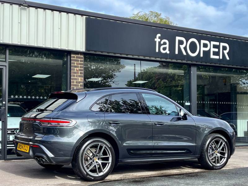 Porsche Macan   Registered:2024(24)