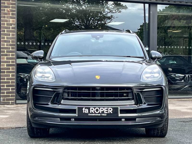 Porsche Macan   Registered:2024(24)