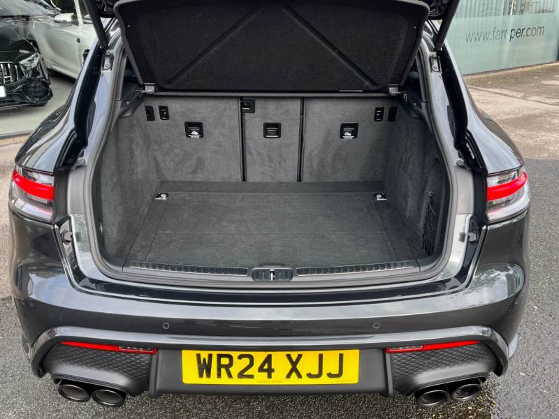 Porsche Macan   Registered:2024(24)