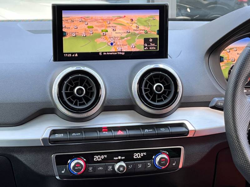 Audi SQ2   Registered:2022(22)