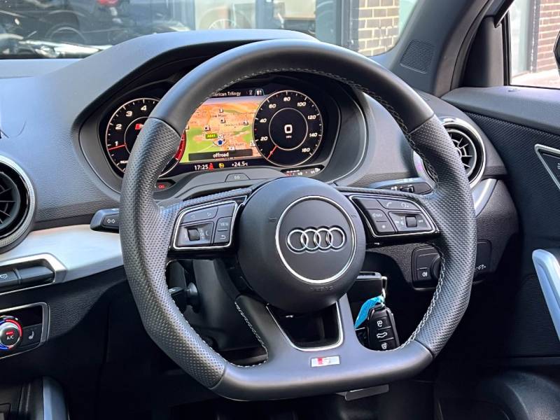 Audi SQ2   Registered:2022(22)