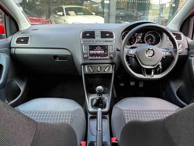 Volkswagen Polo   Registered:2016(16)