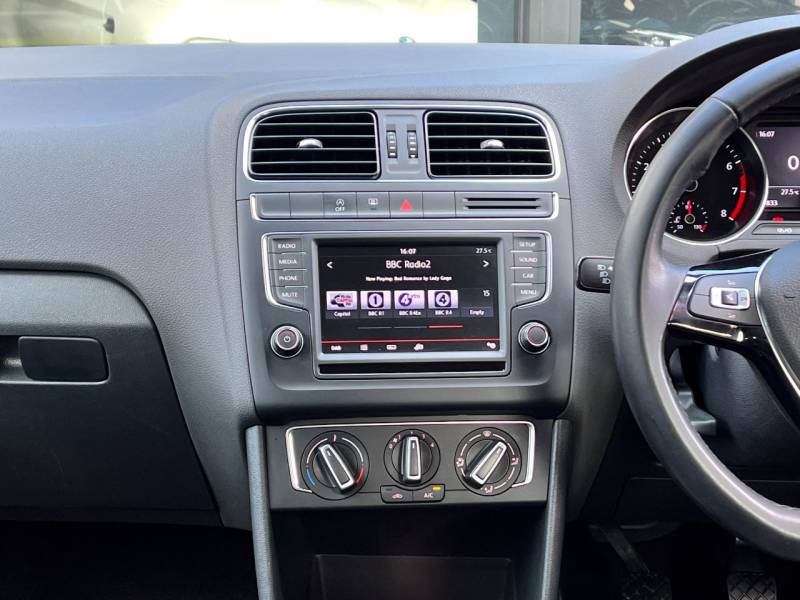 Volkswagen Polo   Registered:2016(16)