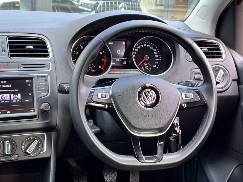 Volkswagen Polo   Registered:2016(16)