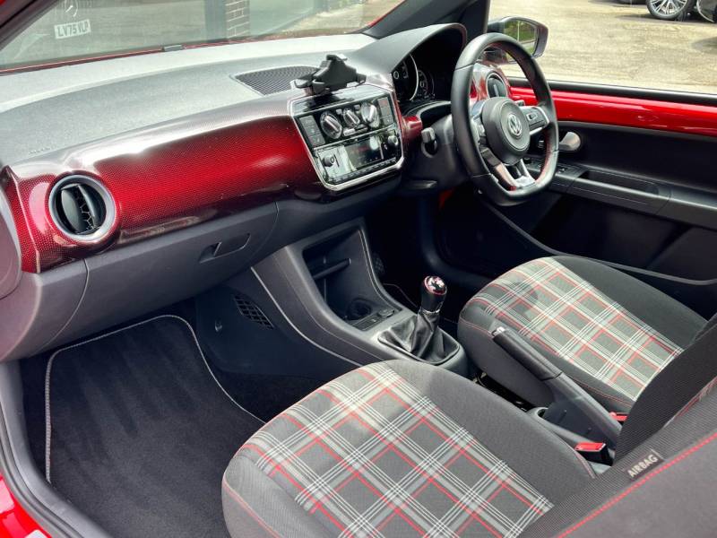 Volkswagen Up   Registered:2018(68)