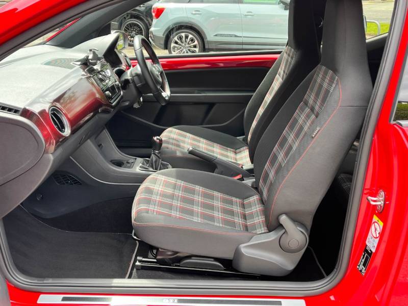 Volkswagen Up   Registered:2018(68)