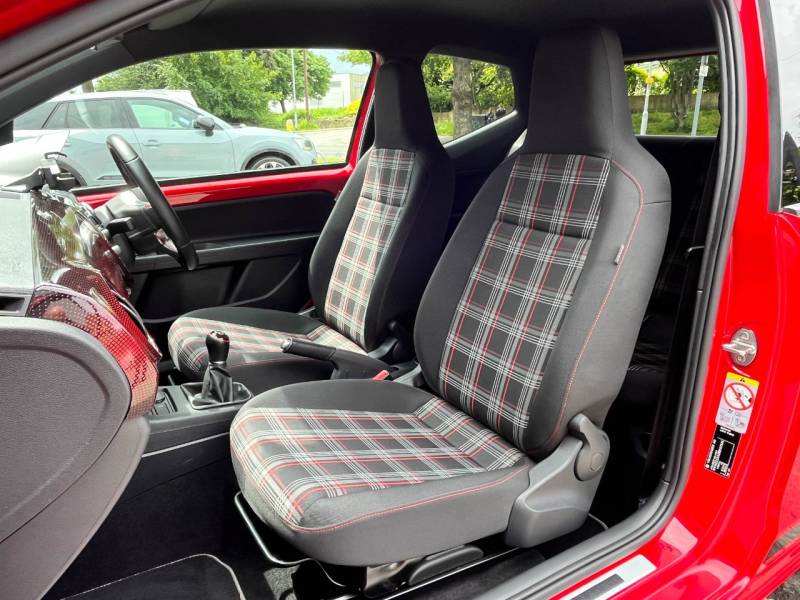 Volkswagen Up   Registered:2018(68)