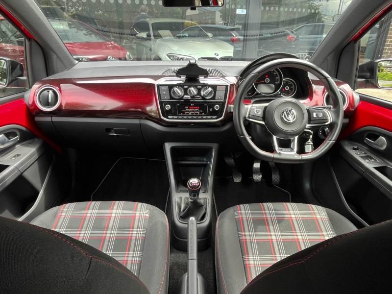 Volkswagen Up   Registered:2018(68)