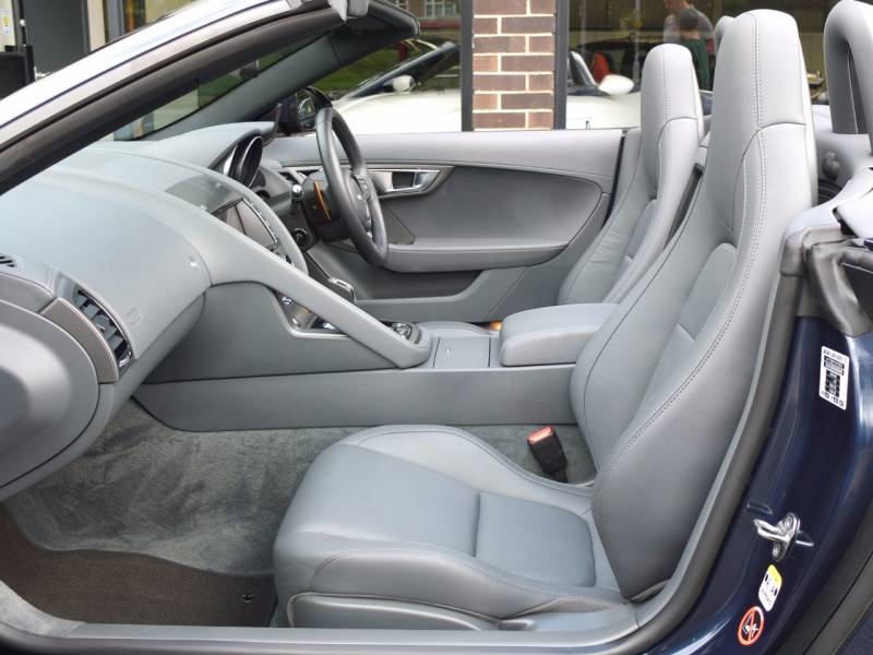 Jaguar F Type   Registered:2013(13)