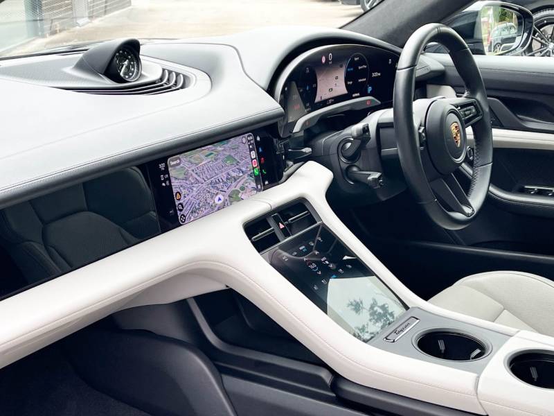 Porsche Taycan   Registered:2023(23)