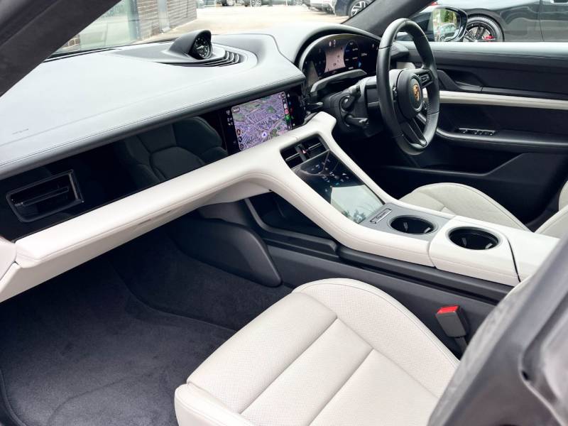 Porsche Taycan   Registered:2023(23)
