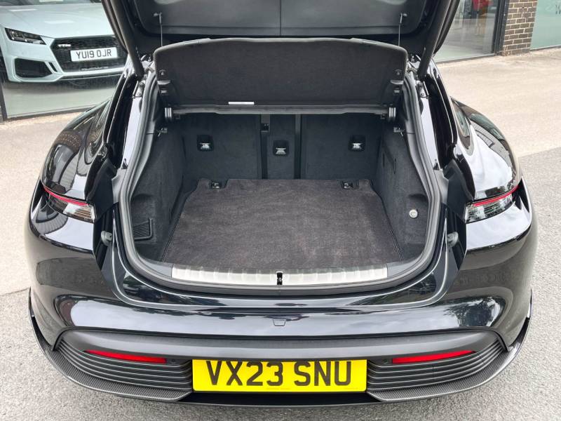 Porsche Taycan   Registered:2023(23)