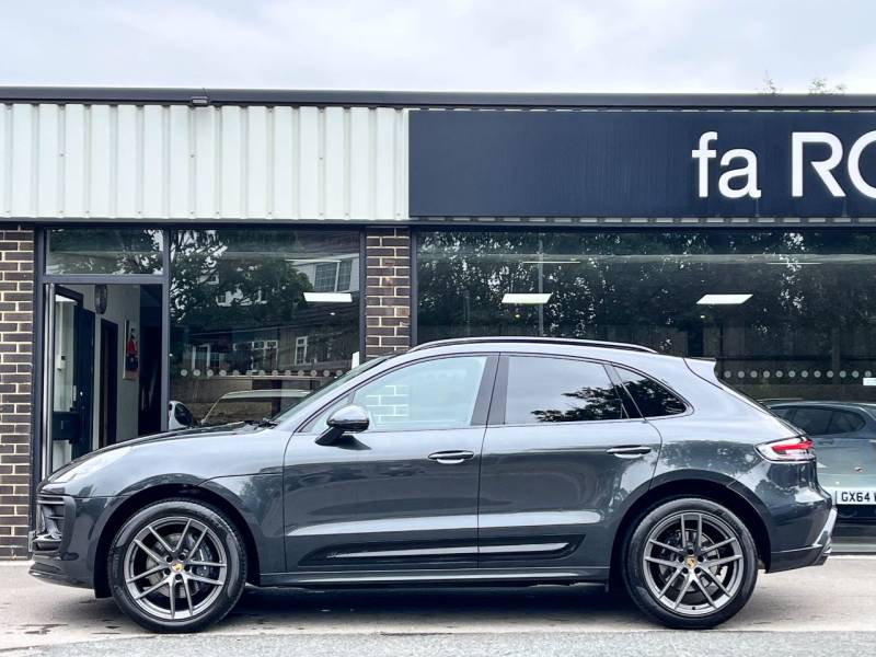 Porsche Macan   Registered:2024(24)