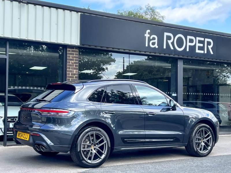 Porsche Macan   Registered:2024(24)