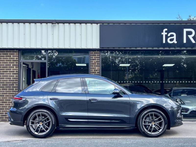 Porsche Macan   Registered:2024(24)