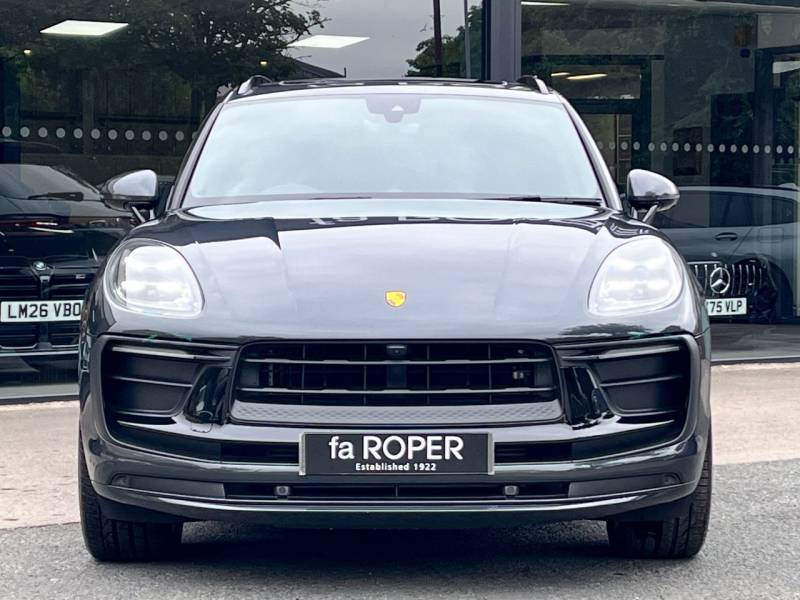 Porsche Macan   Registered:2024(24)