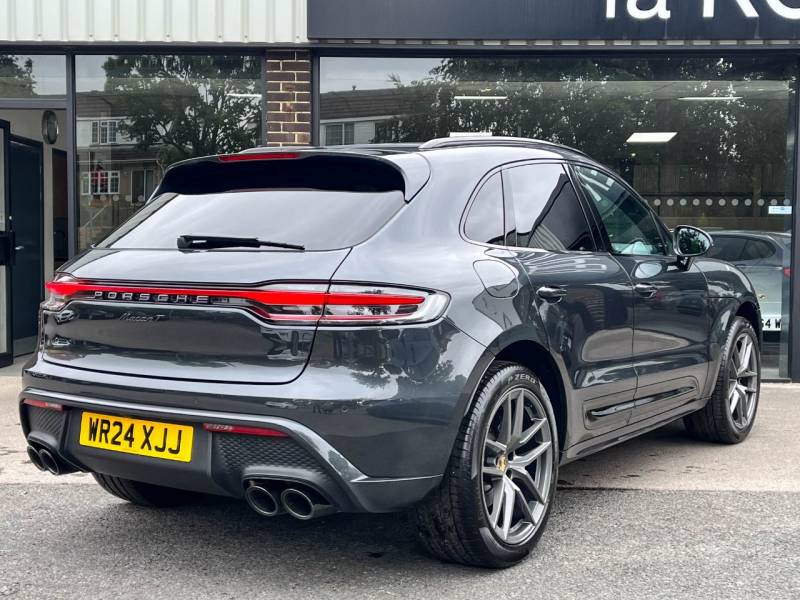 Porsche Macan   Registered:2024(24)