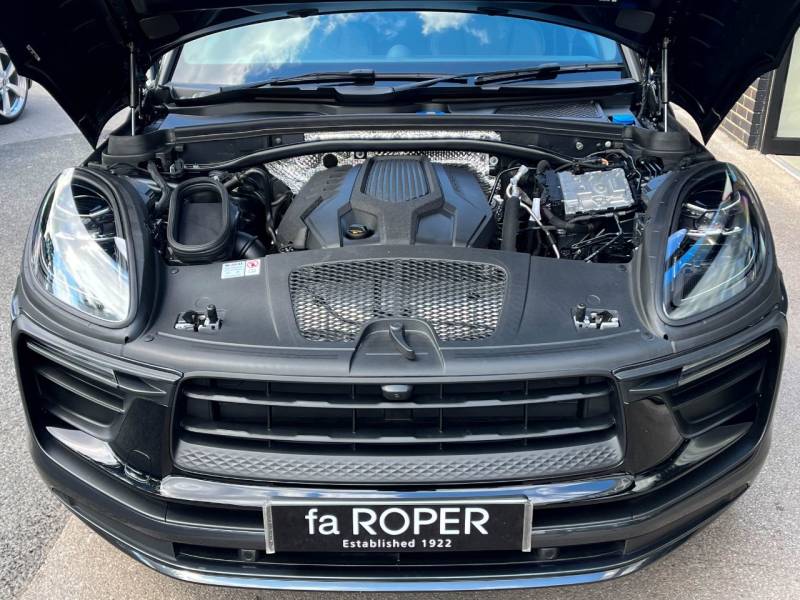 Porsche Macan   Registered:2024(24)