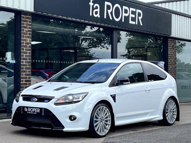 Ford Focus 2.5 RS 305ps Hatchback Petrol Frozen White