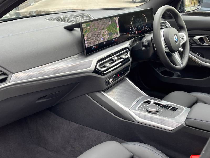 BMW 3 Series   Registered:2024(73)