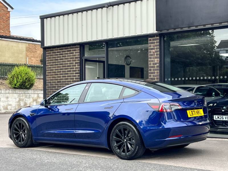 Tesla Model 3   Registered:2021(71)