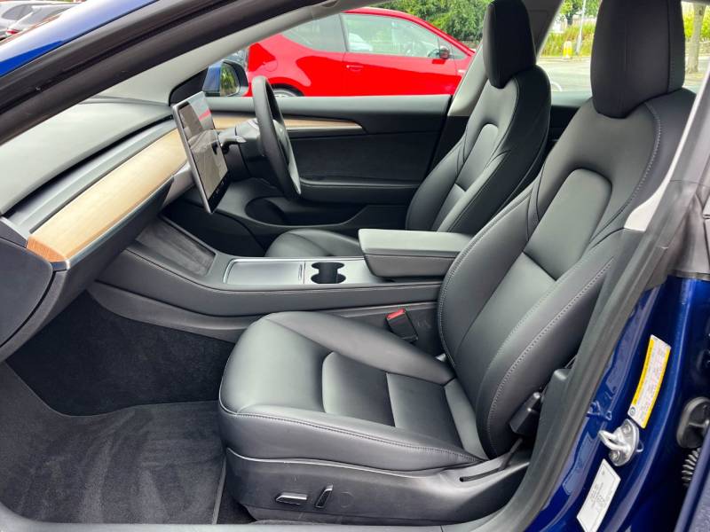 Tesla Model 3   Registered:2021(71)