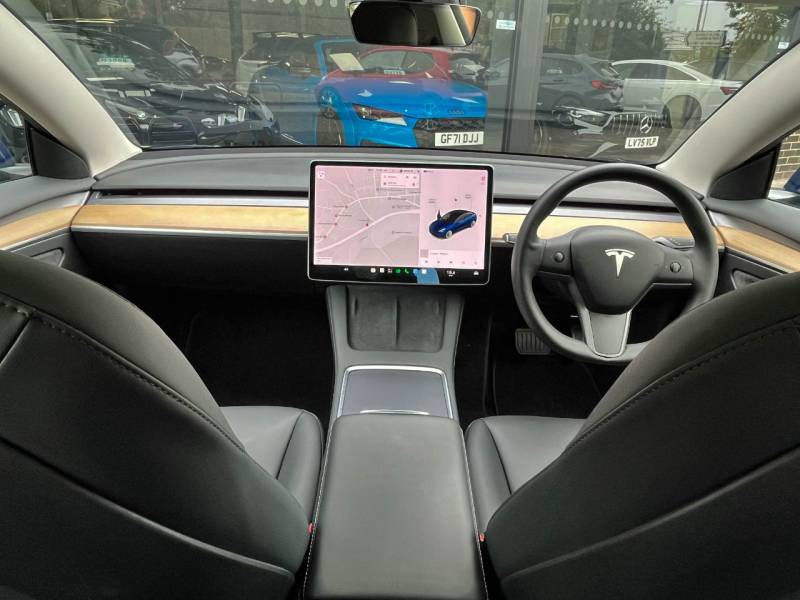 Tesla Model 3   Registered:2021(71)