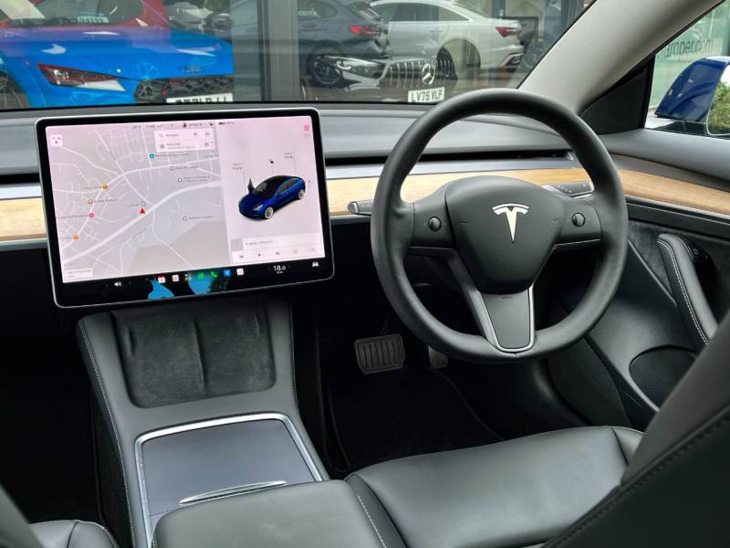 Tesla Model 3   Registered:2021(71)