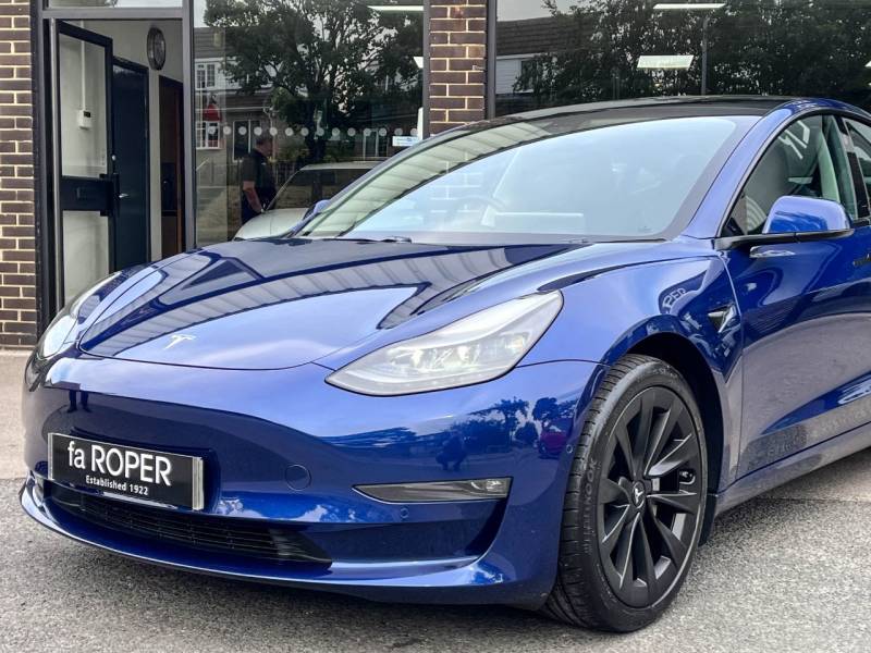 Tesla Model 3   Registered:2021(71)
