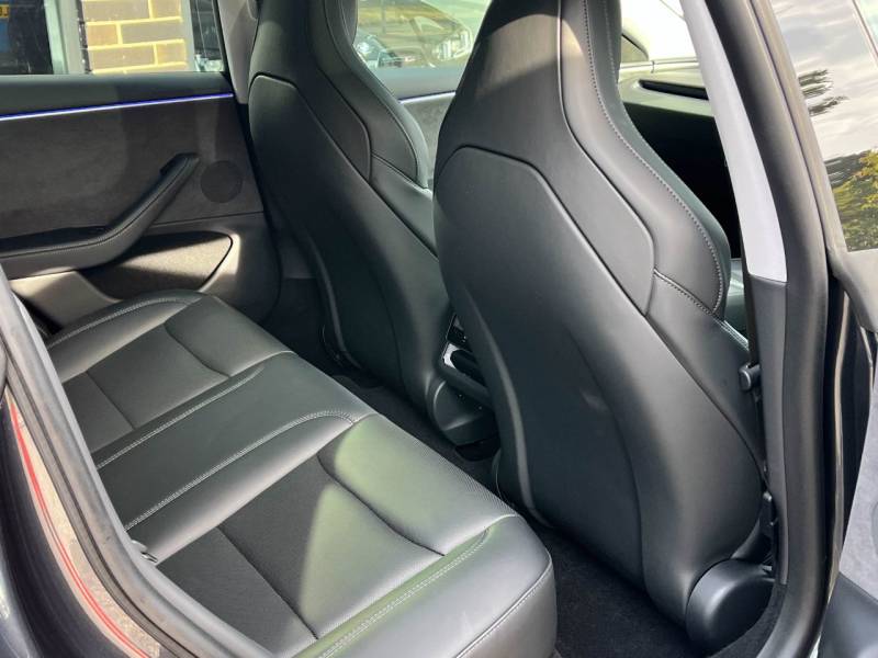 Tesla Model 3   Registered:2024(24)