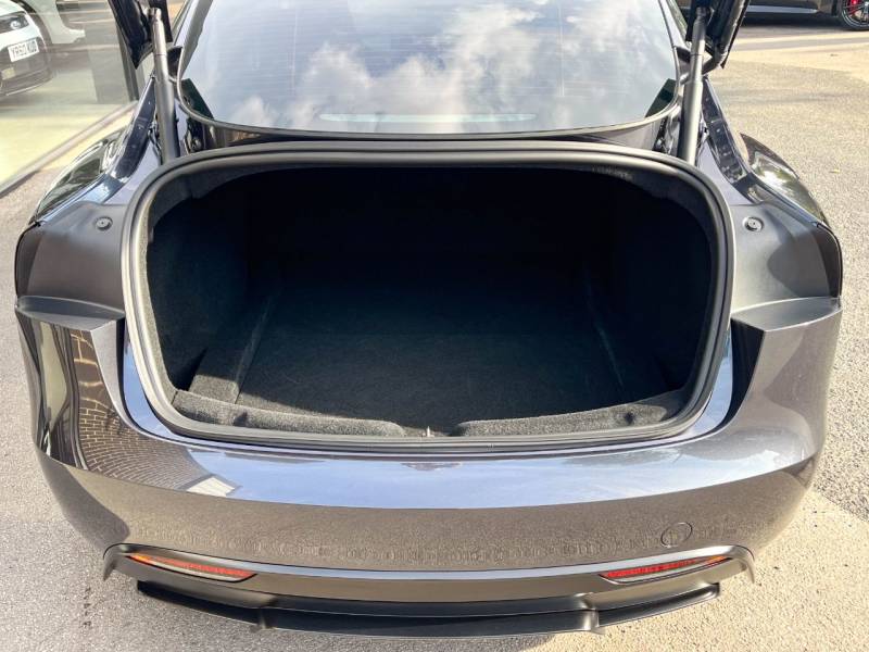 Tesla Model 3   Registered:2024(24)
