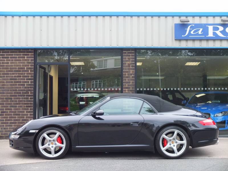 Porsche 911   Registered:2005(05)