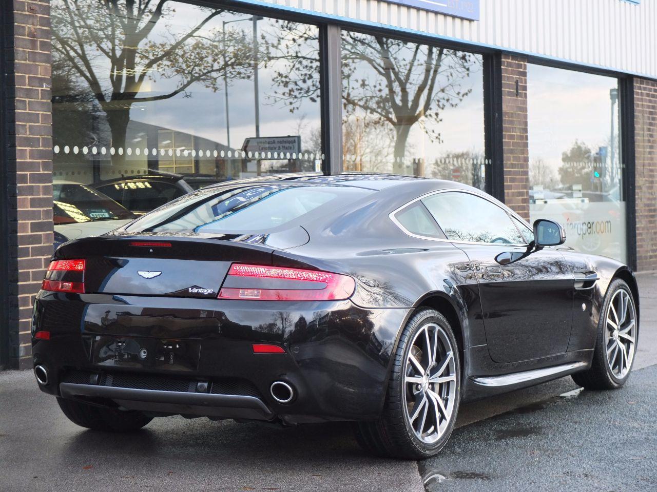 Aston Martin Vantage VANTAGE V8 4.7 Coupe Petrol Onyx Black Metallic