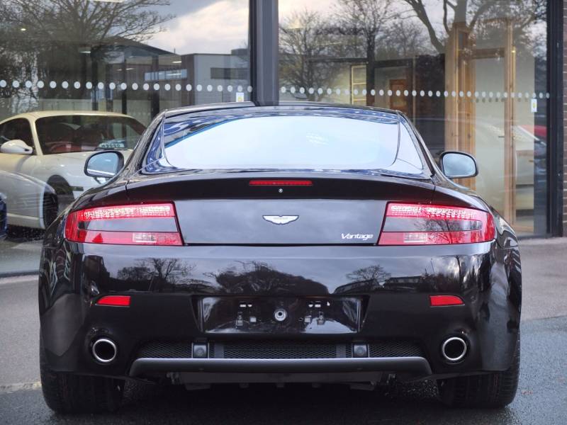Aston Martin Vantage   Registered:2010(10)
