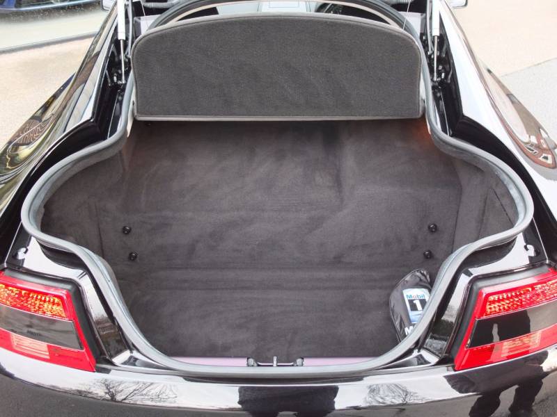 Aston Martin Vantage   Registered:2010(10)